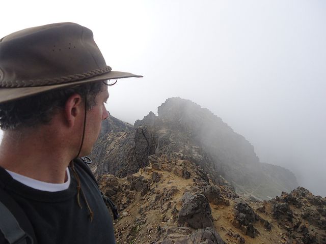 Mi marido explorando Los Andes, Ecuador 2011. 